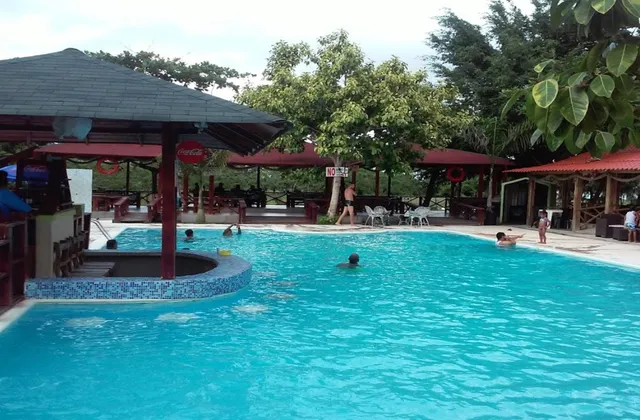 Balneario La Represa Nagua Piscine